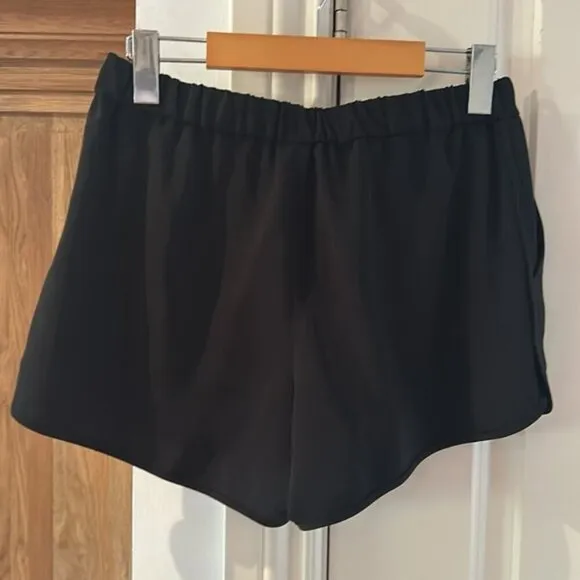 Babaton Aritzia pull on lightweight black small shorts with pockets