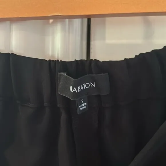 Babaton Aritzia pull on lightweight black small shorts with pockets