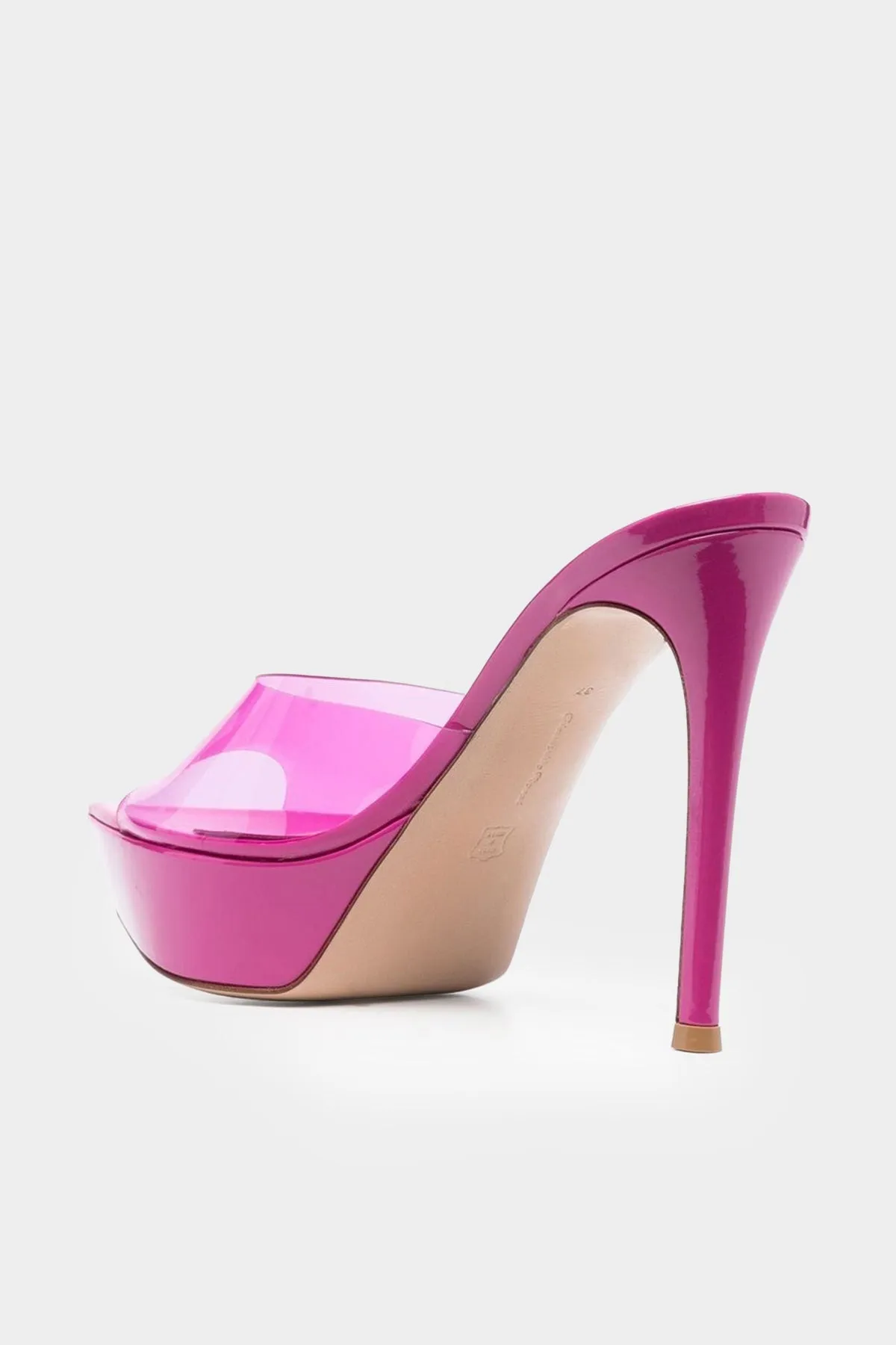 Betty Platform 85 in Bloom