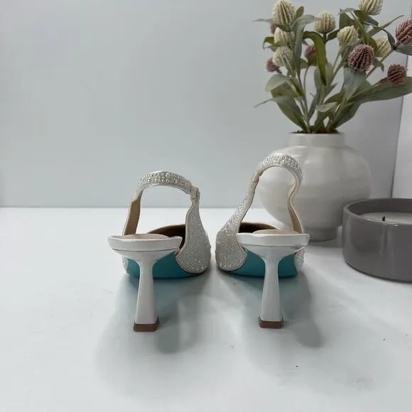 Blue by Betsey Johnson Clark Glass Beaded Pump White Women 6W