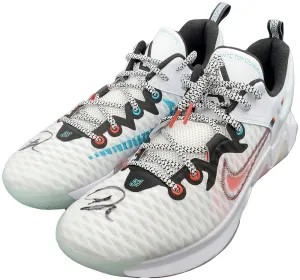 GIANNIS ANTETOKOUNMPO AUTOGRAPHED WHITE NIKE SHOES 16 PAIR BECKETT 197436