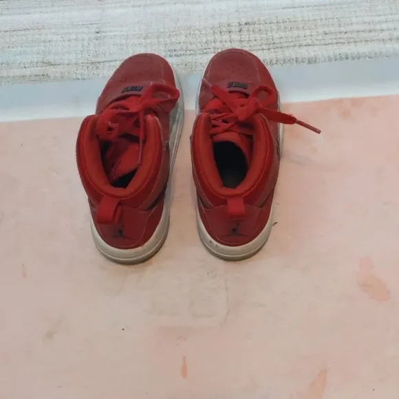 Jordan  red shoes 11