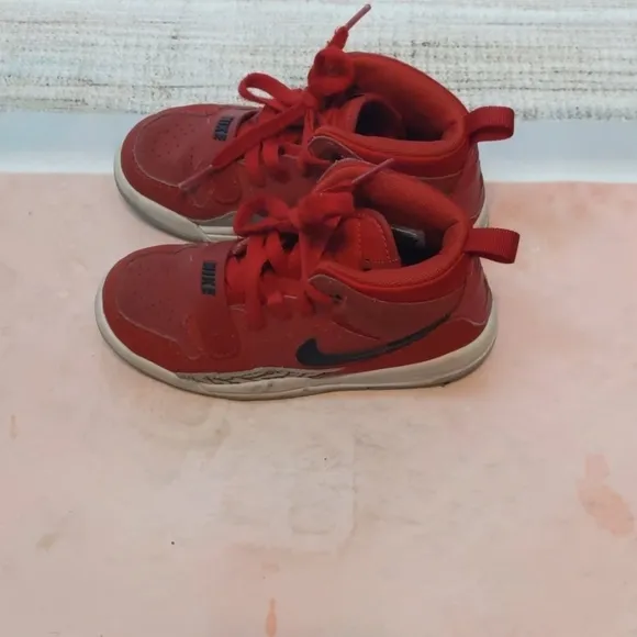 Jordan  red shoes 11