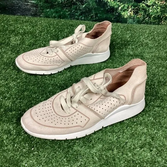 Kenneth Cole Gentle Souls Raina Lite Jogger 7.5