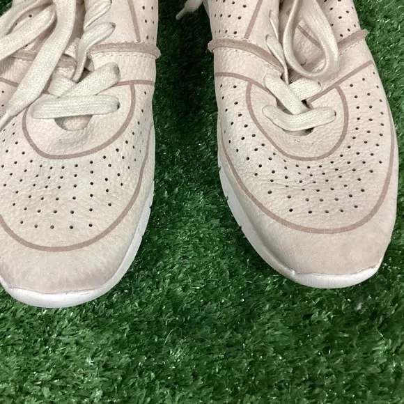 Kenneth Cole Gentle Souls Raina Lite Jogger 7.5