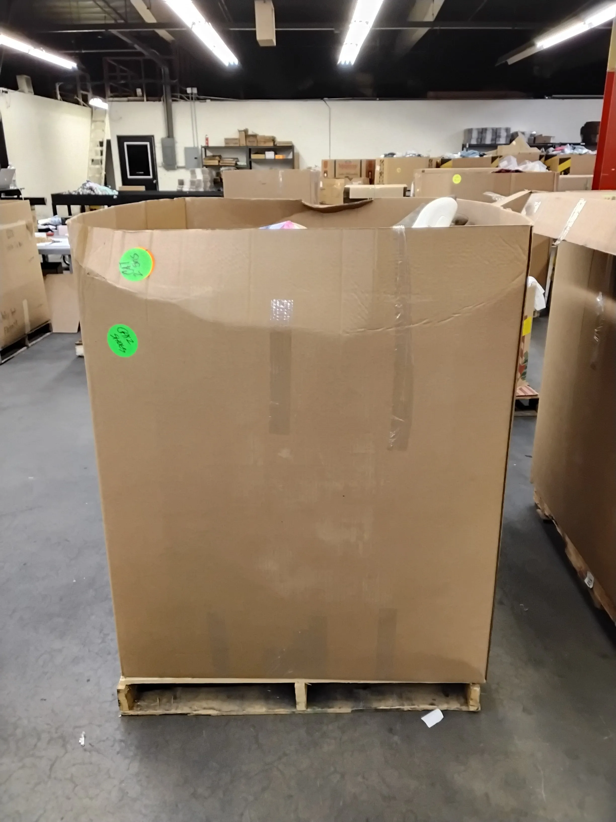 Luxury Fashion Retailer | Summer/Fall/Winter Shoe Pallets | NWOT & Returns | RAW UNMANIFESTED | Pallet #C1