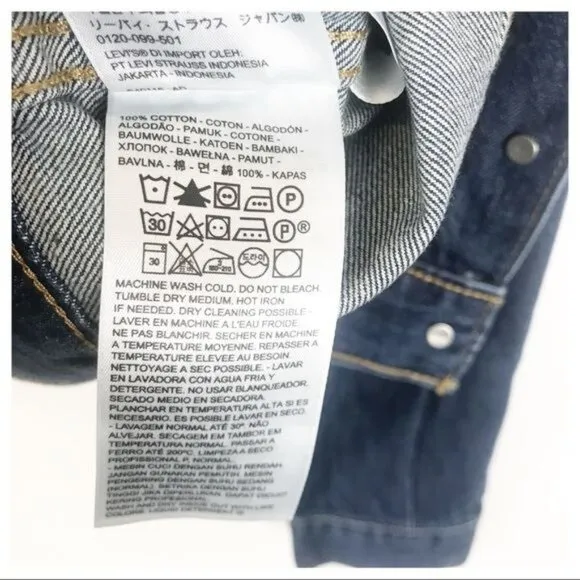 NWT Levi’s Pleat Sleeve Cropped Trucker Denim Jacket Size XS