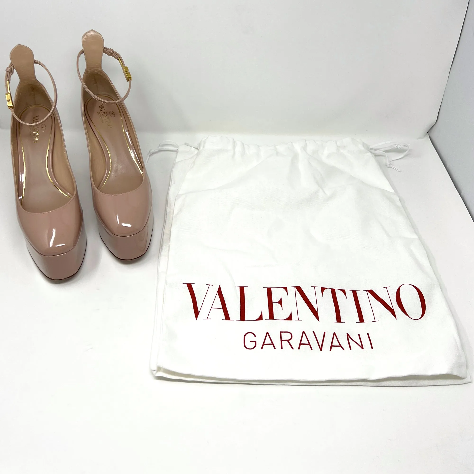 Valentino TanGo V Logo Canelle Tan Patent Leather Round Toe Platform Heels Pumps EU 37.5