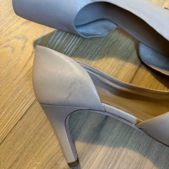 Women’s VINCE Tiana Point Toe Leather Pumps in Cappucino
