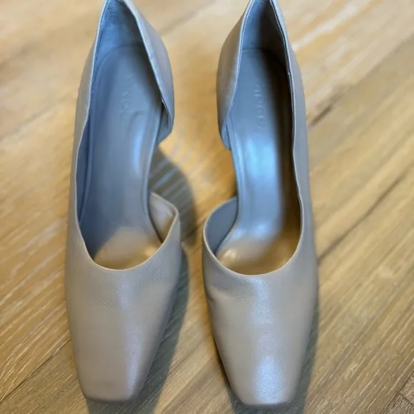 Women’s VINCE Tiana Point Toe Leather Pumps in Cappucino