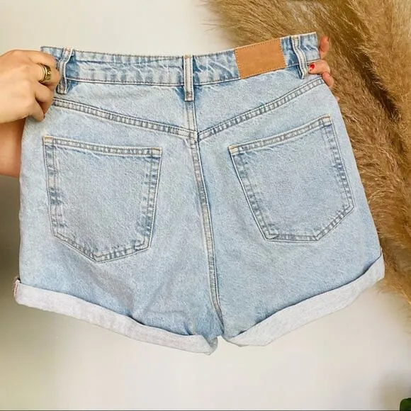 ZARA Light Wash Denim High Rise Mom Straight Jeans Roll Up Hem Vintage Shorts 8